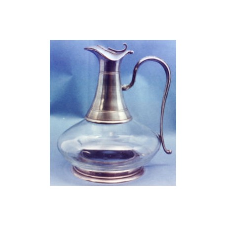 Decanter with base