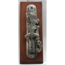 Wall cork screw with "volute" handle and grape decor