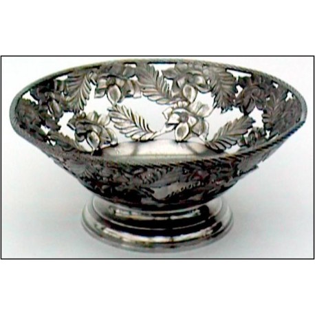 Openworked bowl with flower decor